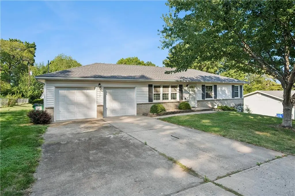 1314 NE 58th ST, Gladstone, MO 64118