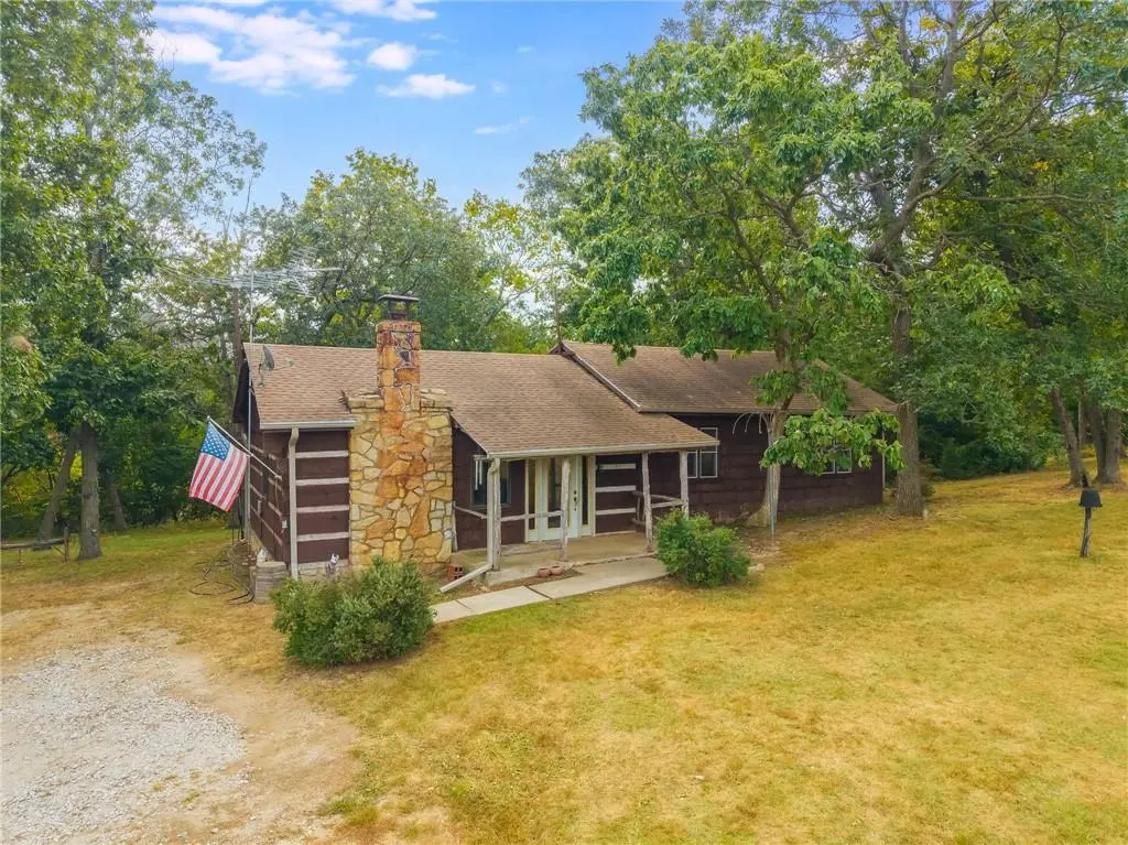 23291 Christian RD, Braymer, MO 64624