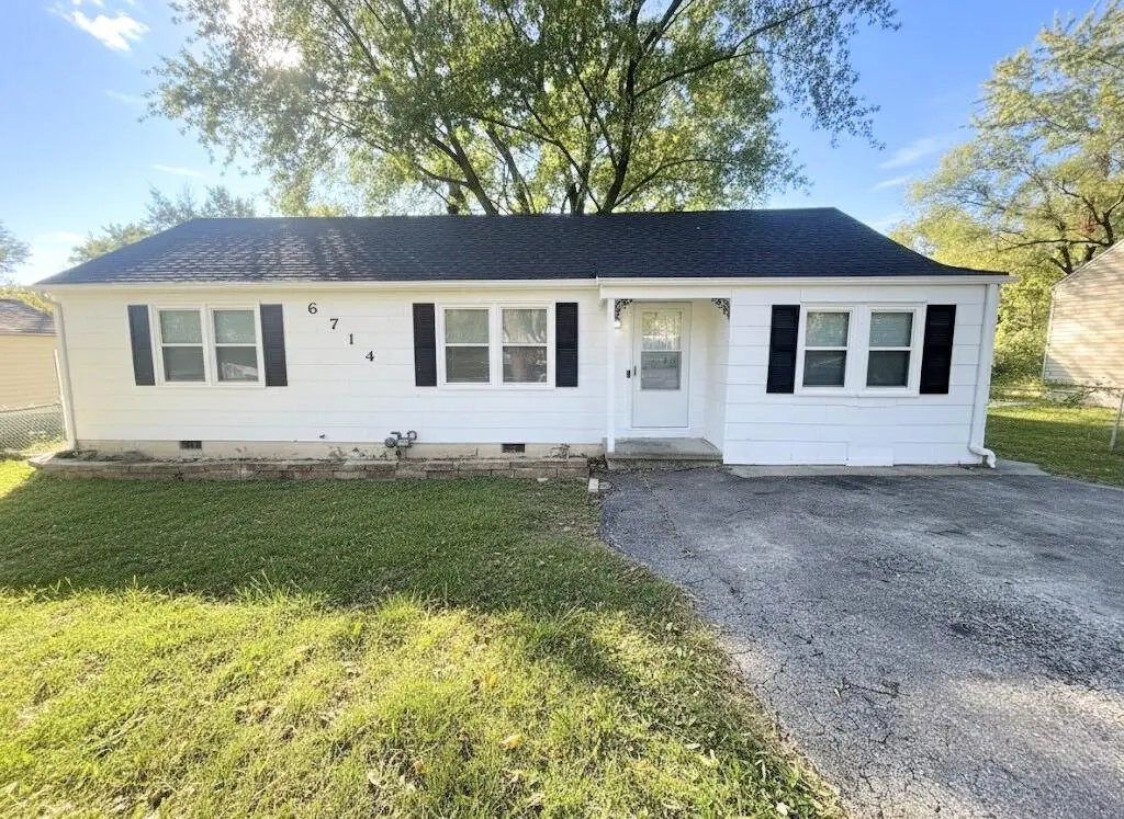 6714 Richmond AVE, Kansas City, MO 64133