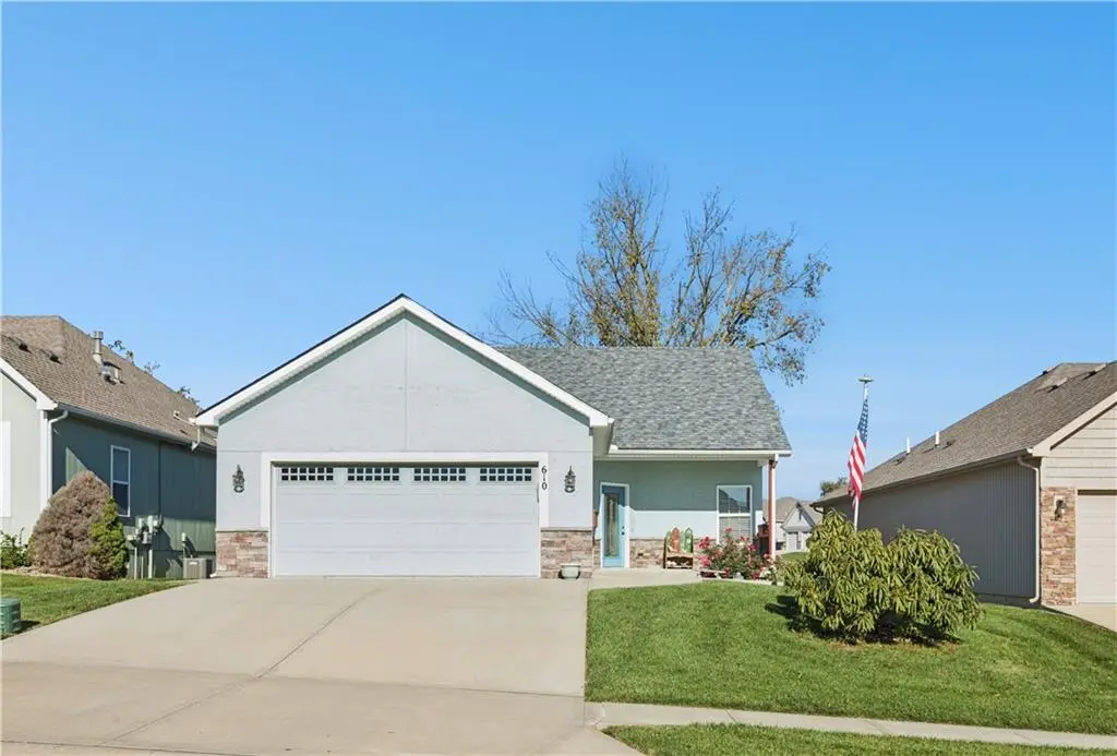 610 E Porter Ridge CT, Kearney, MO 64060