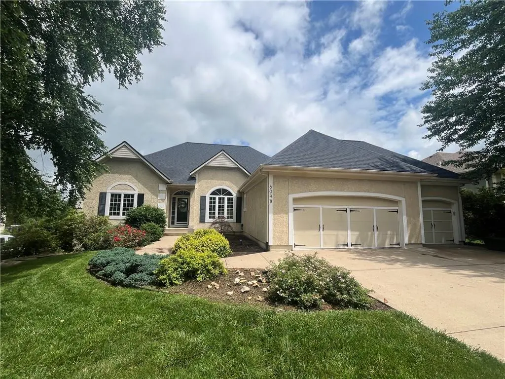 6098 W 295th ST, Louisburg, KS 66053