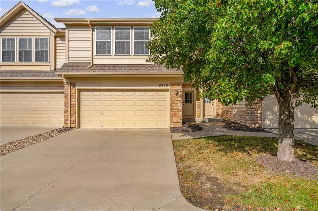 8925 Inkster ST, Lenexa, KS 66227