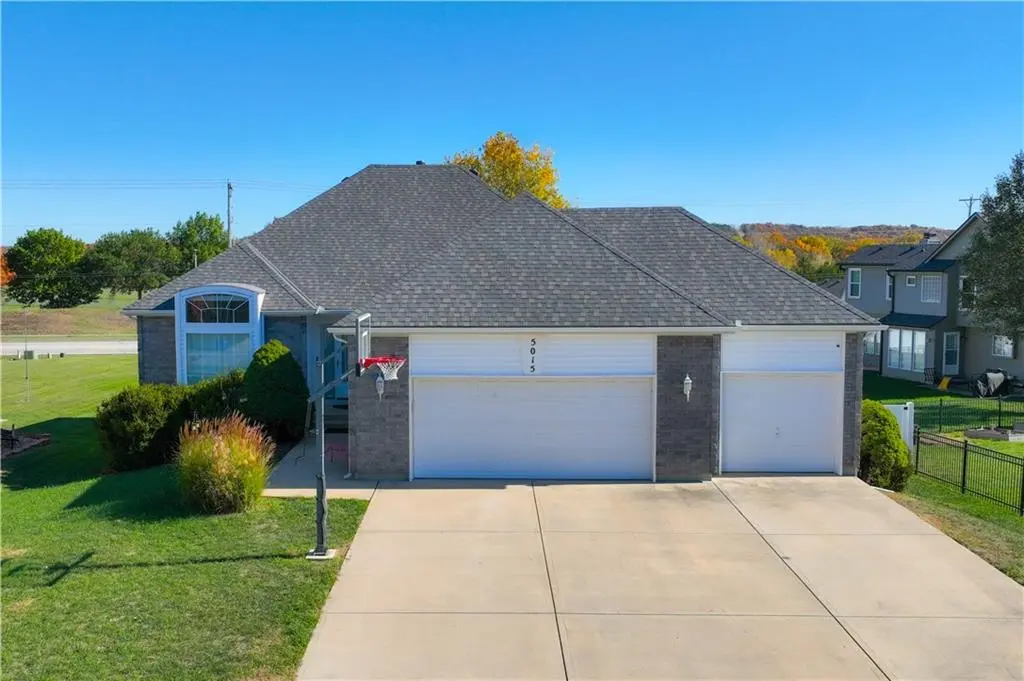 5015 Millbrook ST, Shawnee, KS 66218