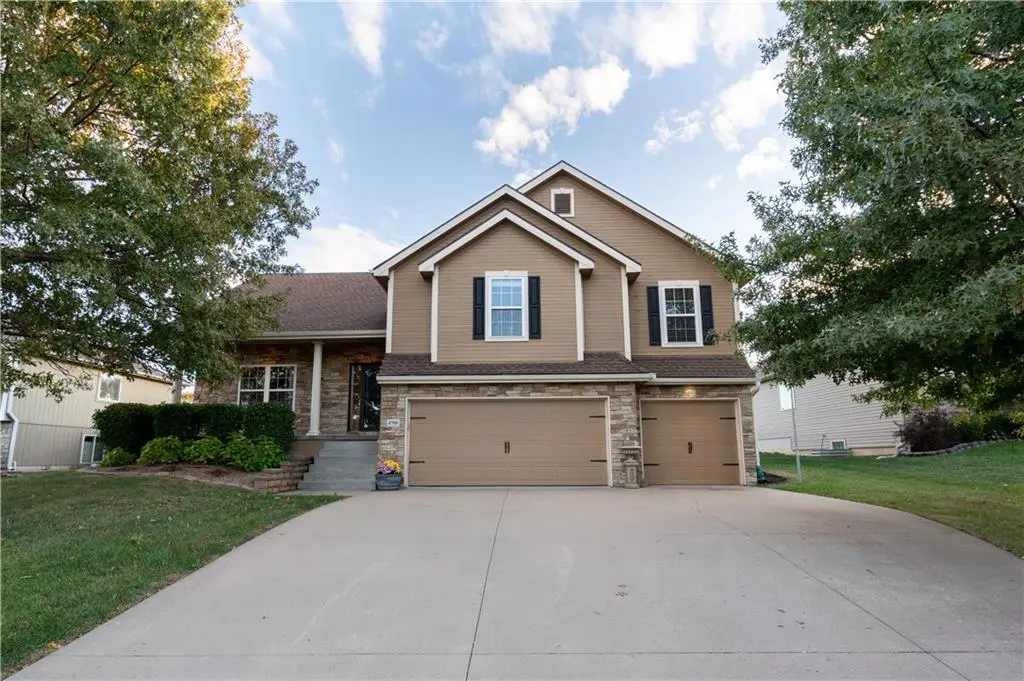 4708 Corinth DR, St Joseph, MO 64506