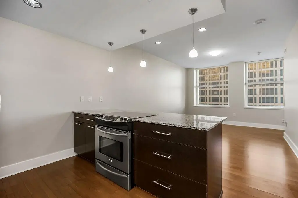 909 Walnut ST #705, Kansas City, MO 64106