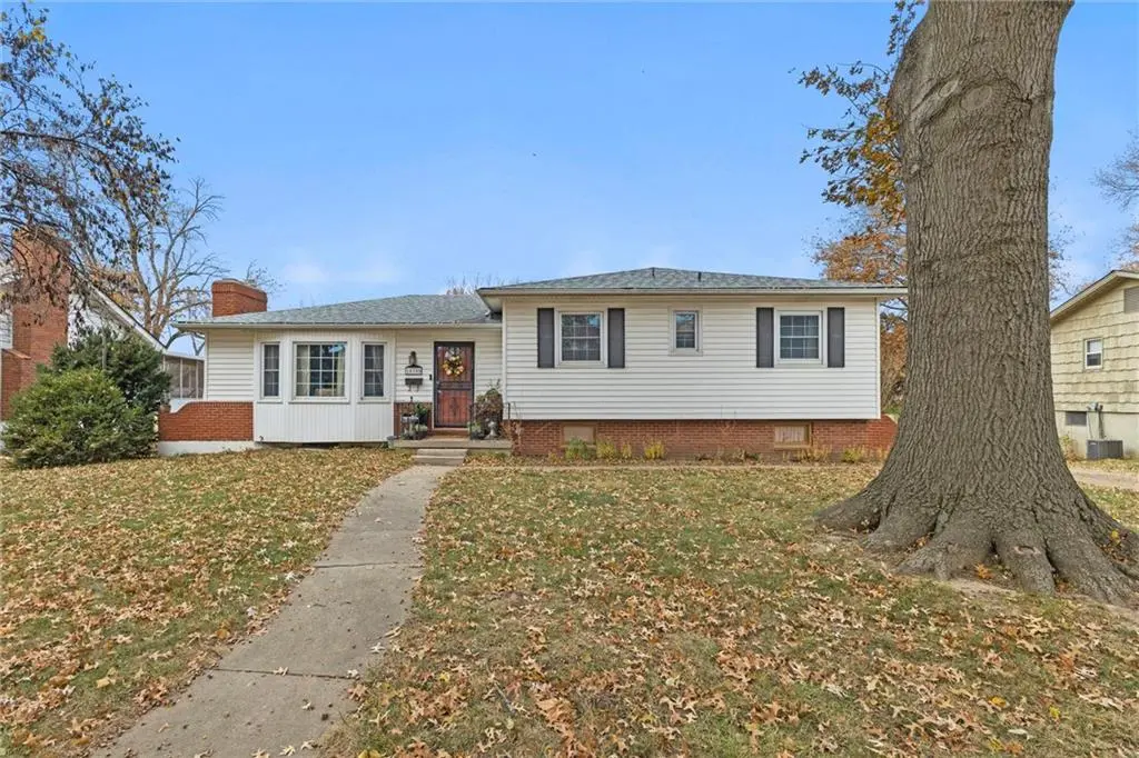 10100 E 86th TER, Raytown, MO 64138