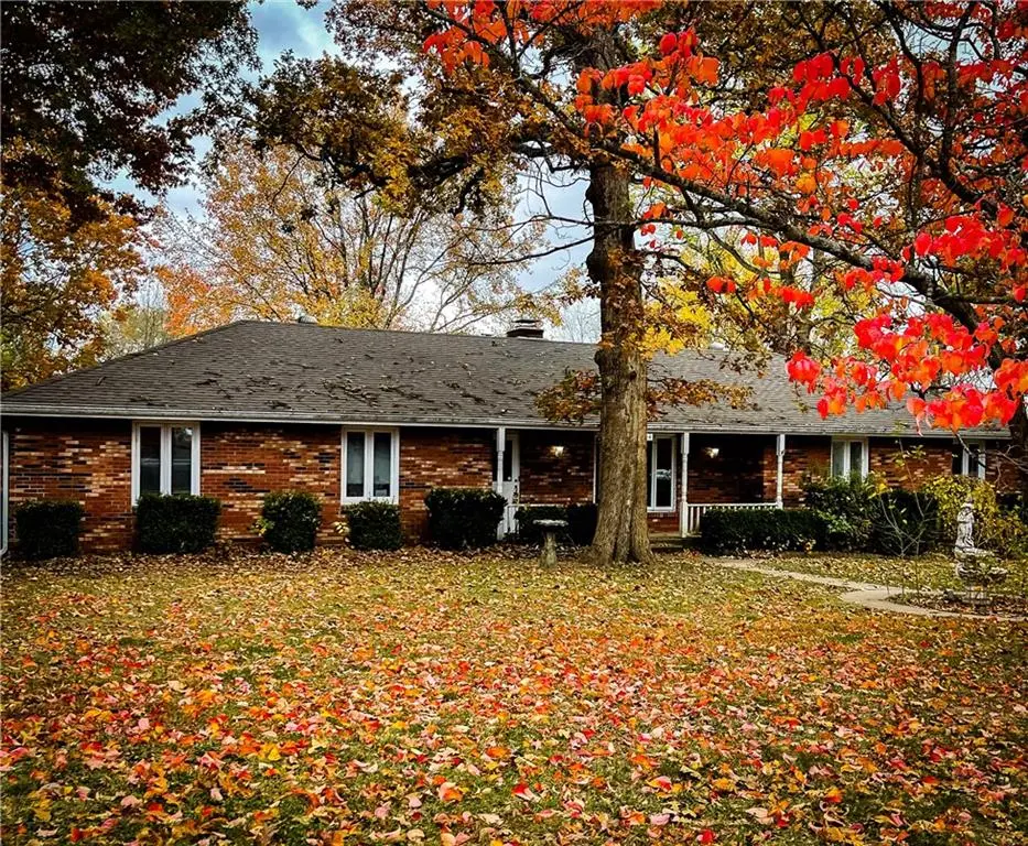 204 W Oak ST, Nixa, MO 65714