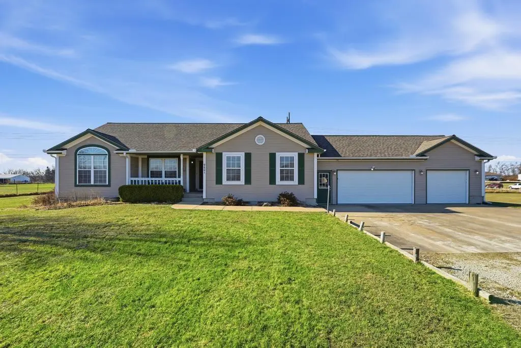 9801 E Seville CIR, Peculiar, MO 64078