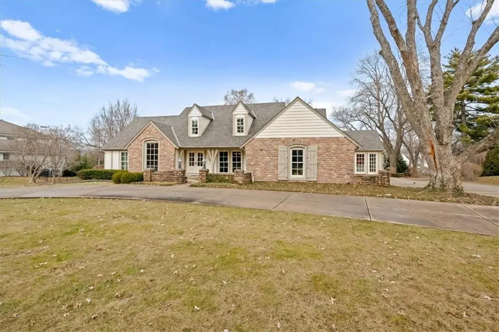 4600 W 87th PL, Prairie Village, KS 66207