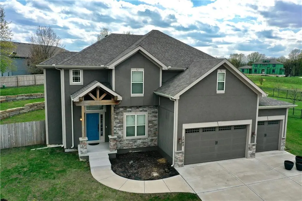 1702 Bay CT, Kearney, MO 64060