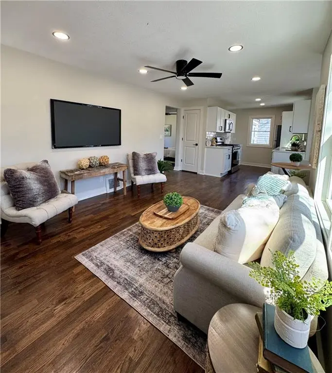 5112 Maple ST, Mission, KS 66202