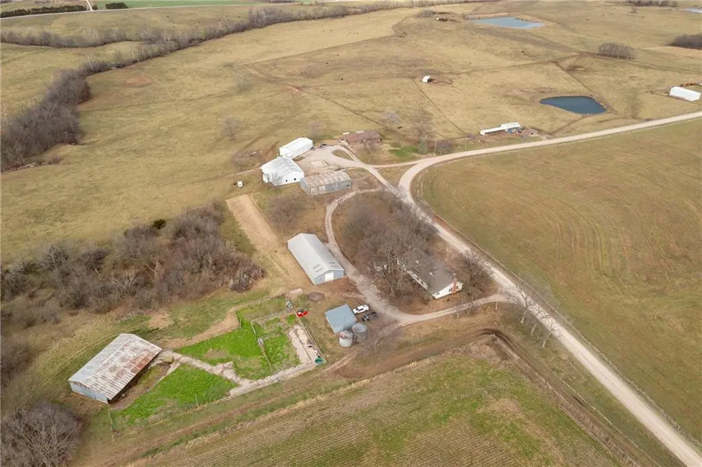 64 SW 401st RD, Centerview, MO 64019