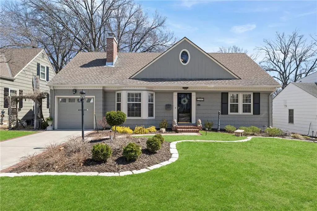 5347 Canterbury RD, Fairway, KS 66205