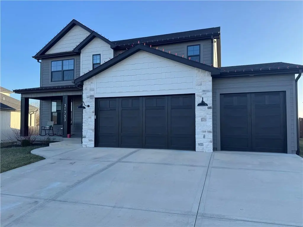 31733 W 168th CT, Gardner, KS 66030