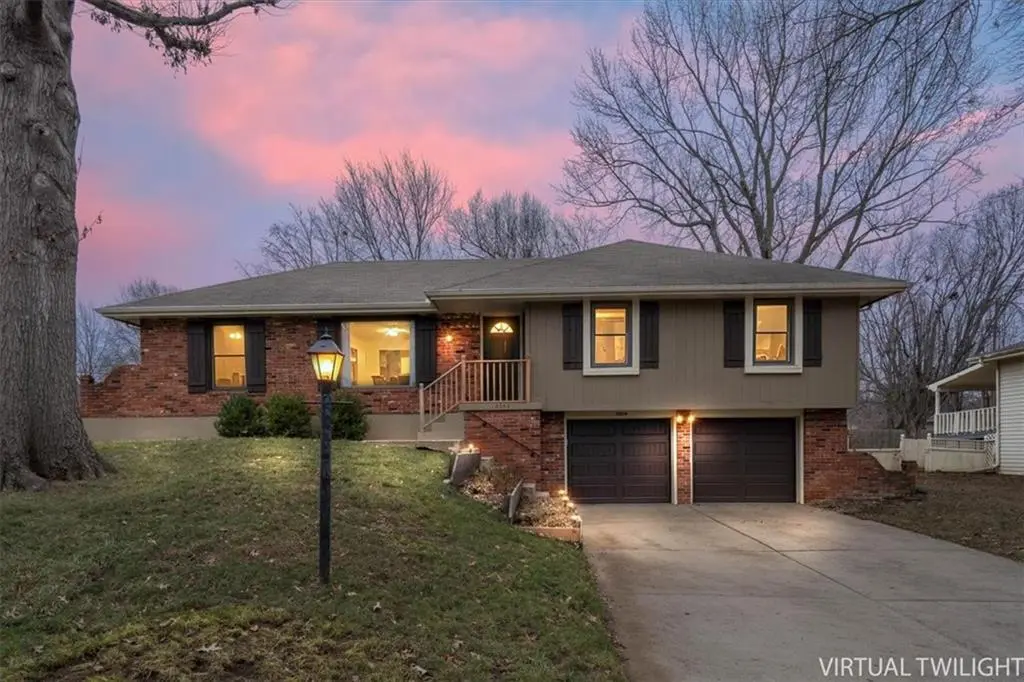 2304 NW 5th ST, Blue Springs, MO 64014