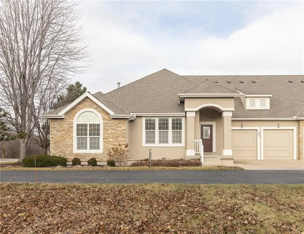 11575 S Bell Ct DR #102, Olathe, KS 66061