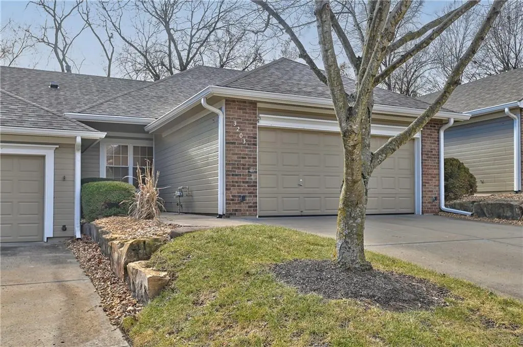 3203 NW 67th ST, Kansas City, MO 64151