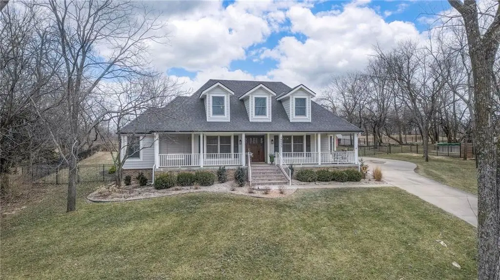 19535 Birch ST, Stilwell, KS 66085