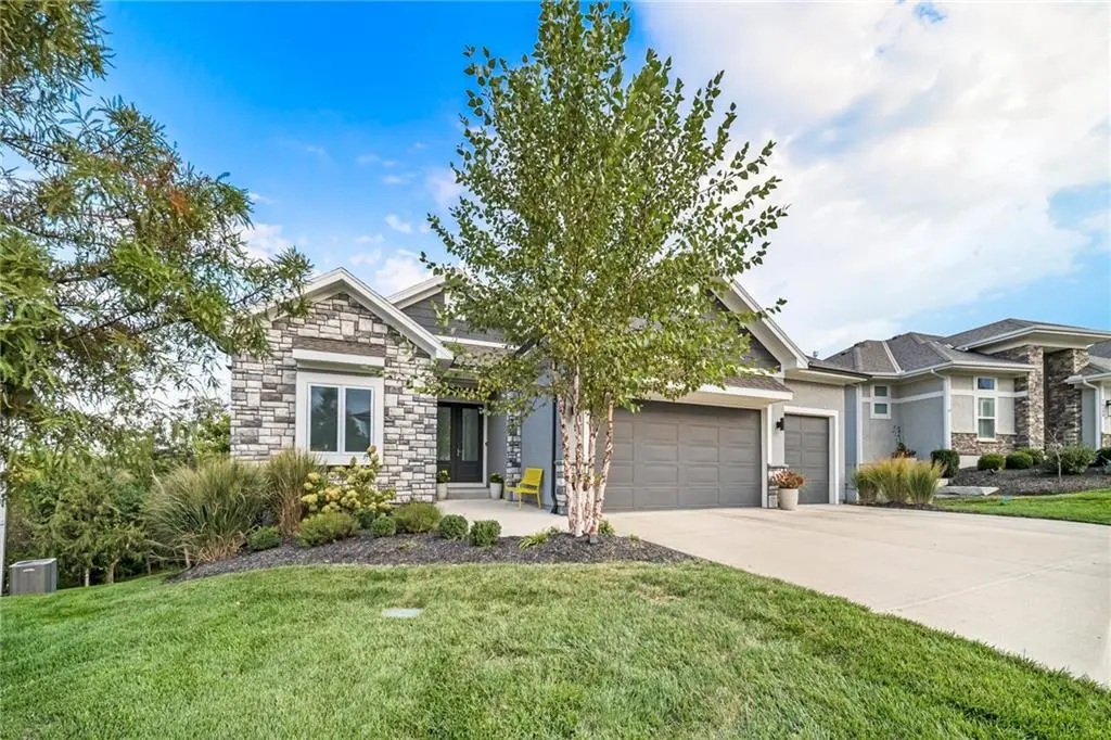 26138 W 96th ST, Lenexa, KS 66227