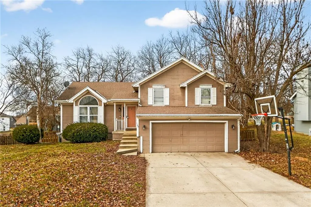 1102 SUSAN ST, Kearney, MO 64060