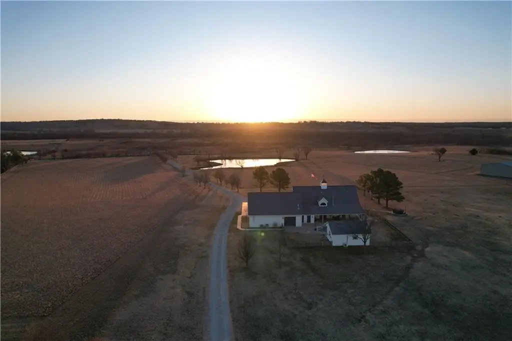 687 CR 3425 RD, Bartlesville, OK 74003