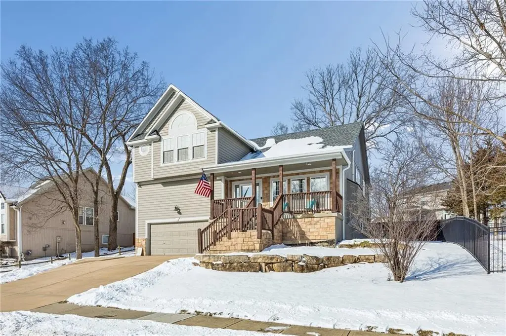 8544 Primrose ST, De Soto, KS 66018
