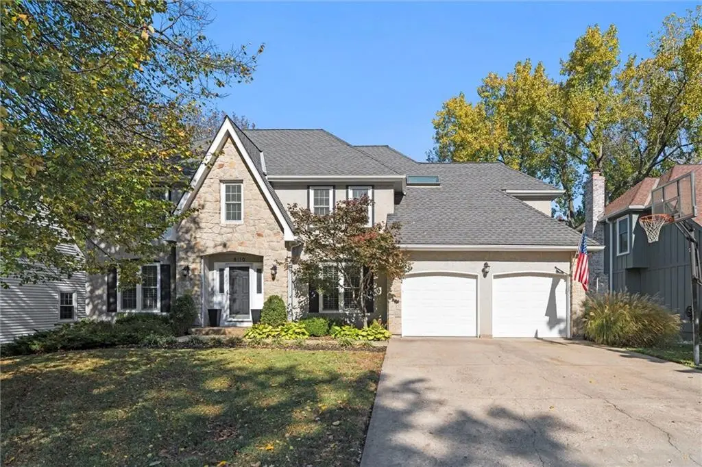8110 W 117th ST, Overland Park, KS 66210