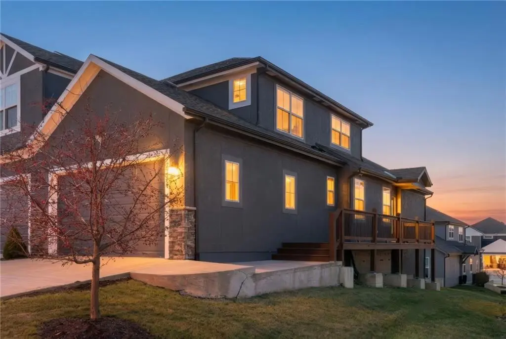 12344 S Sagebrush DR, Olathe, KS 66061