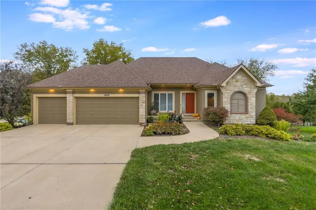 18876 W 252nd ST, Paola, KS 66071