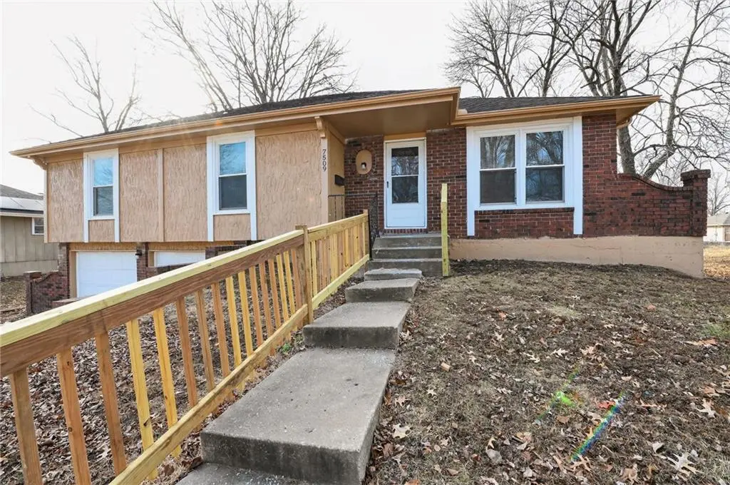 7509 E 127 ST, Grandview, MO 64030