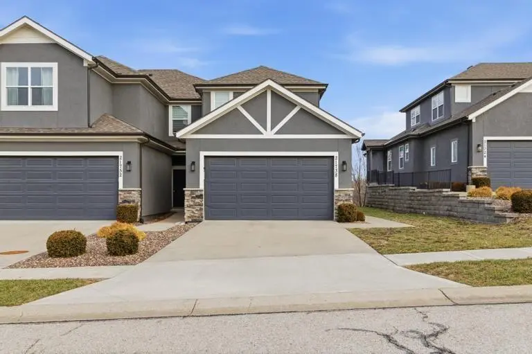 21738 W 123RD TER, Olathe, KS 66061