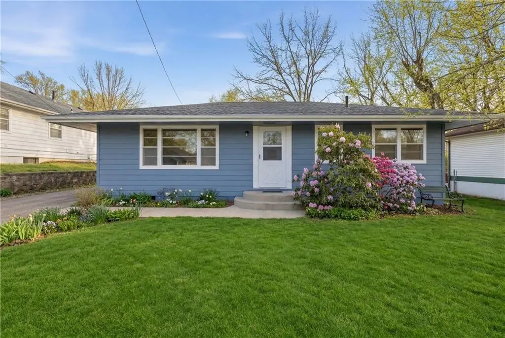 914 Locust ST, Pleasant Hill, MO 64080
