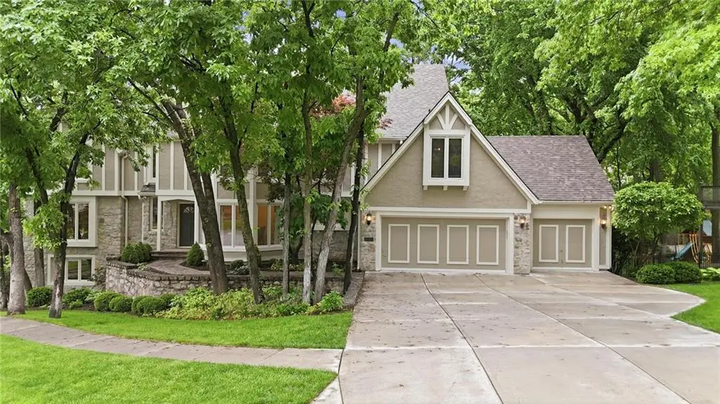 12305 Catalina ST, Leawood, KS 66209