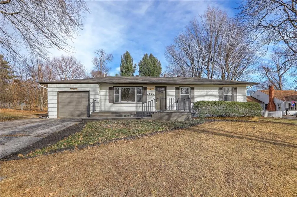 7627 Pawnee ST, Prairie Village, KS 66208