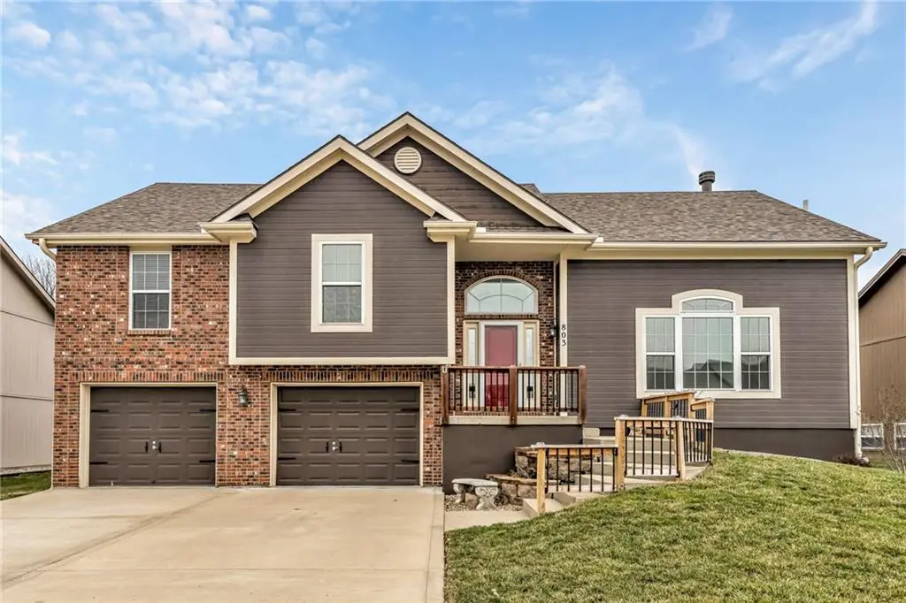 803 Englewood DR, Kearney, MO 64060