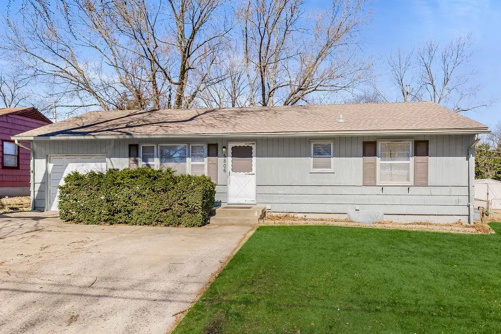 5806 W 75th ST, Prairie Village, KS 66208