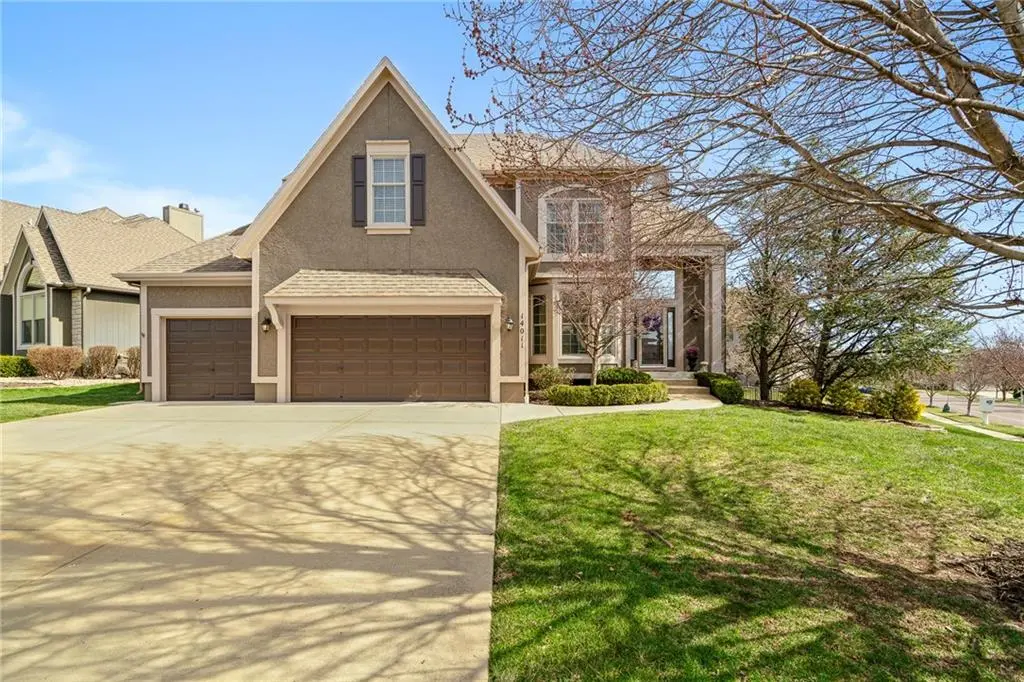 14011 Rosehill LN, Overland Park, KS 66221