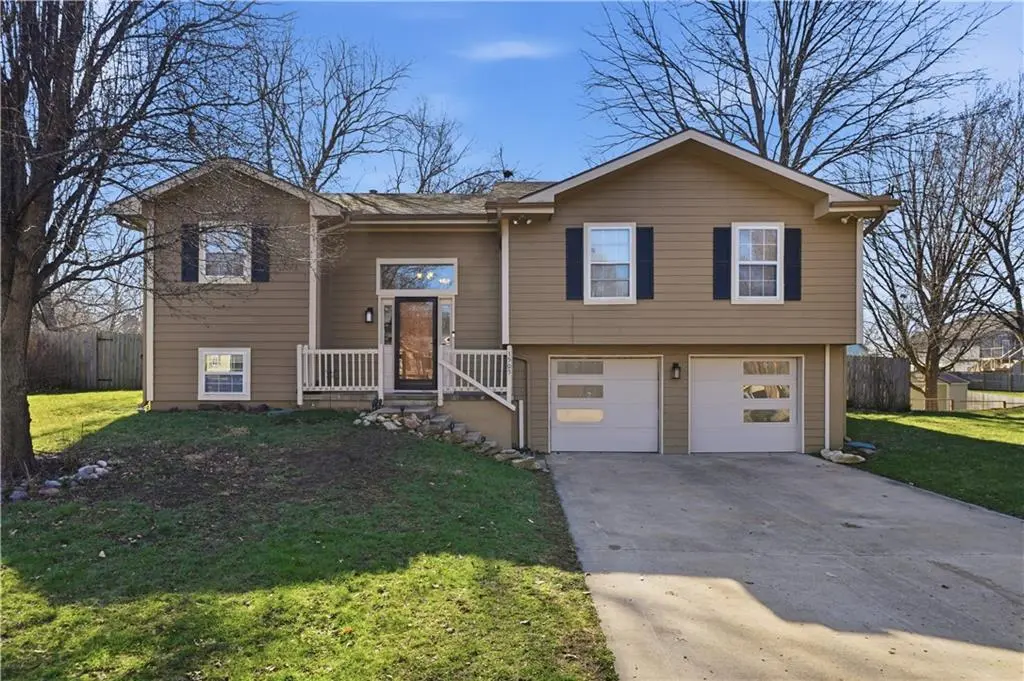 1505 Emerald CIR, Kearney, MO 64060