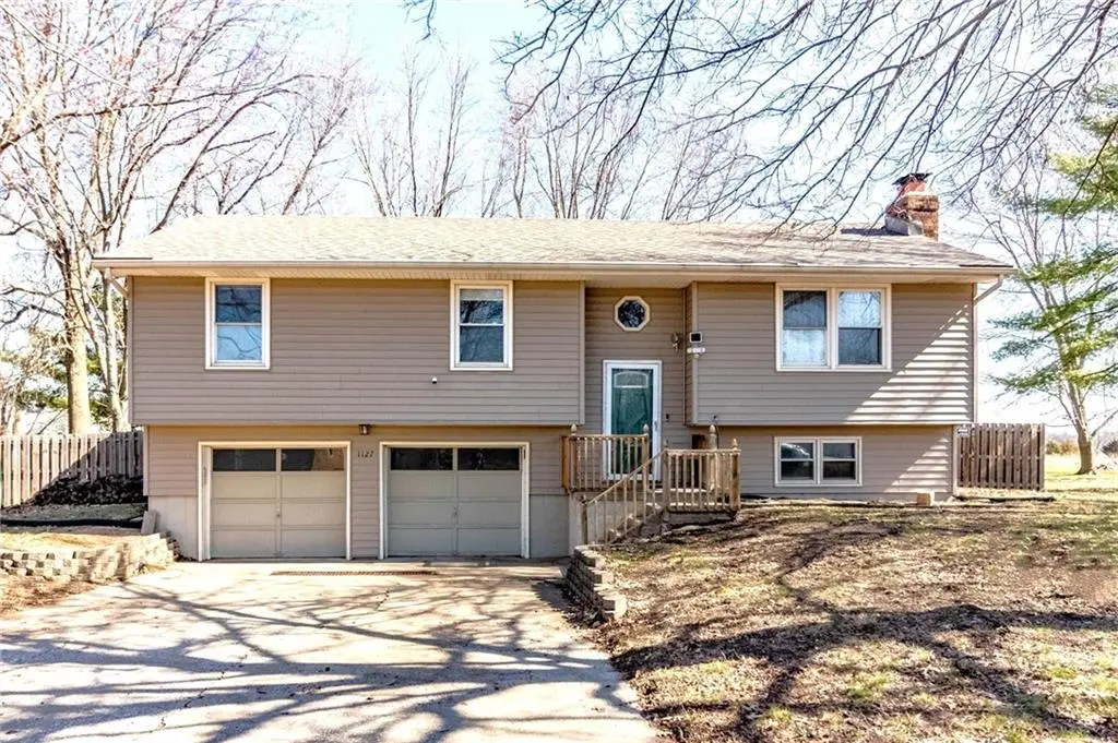 1127 NE 15th Road RD, Knob Noster, MO 65336