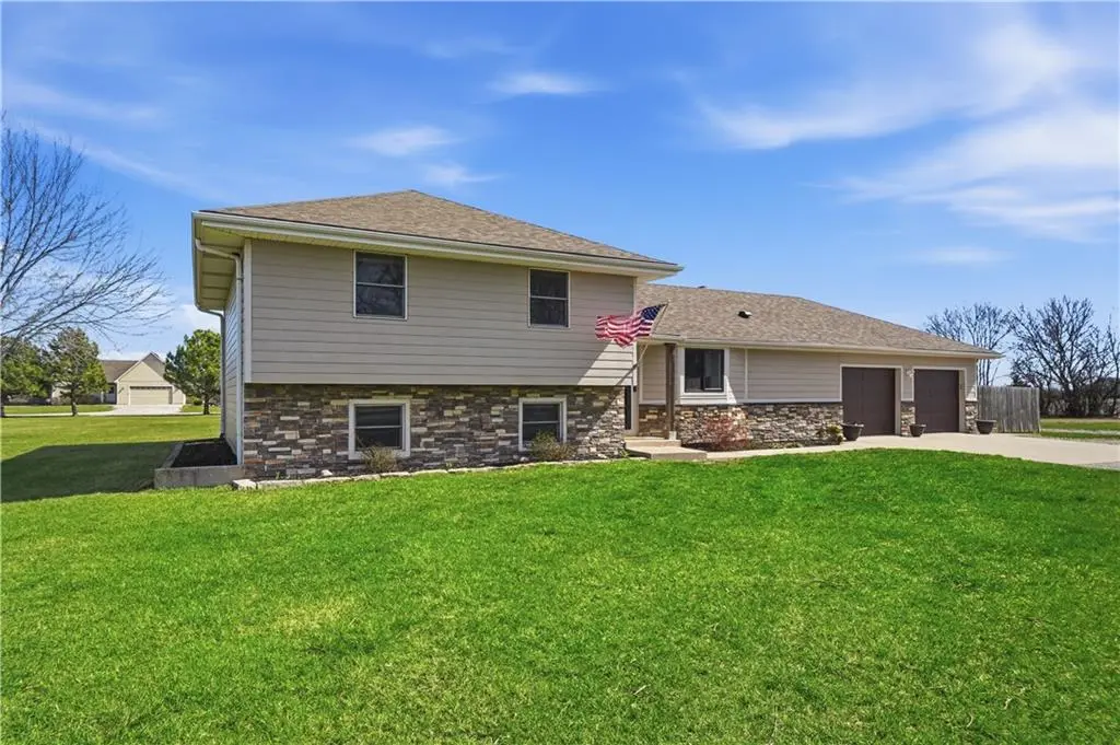 17685 Edgerton RD, Edgerton, KS 66021