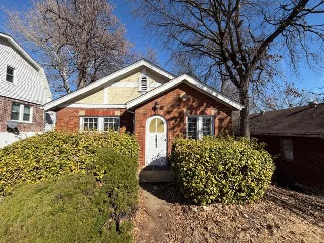 7523 CANTON AVE, St Louis, MO 63130