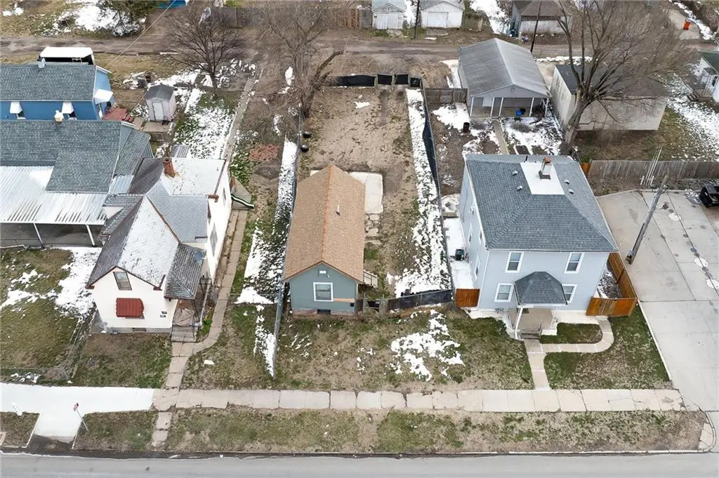 837 S 22nd ST, St Joseph, MO 64507