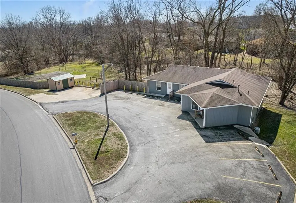 205 Southbrook Pkwy, Kearney, MO 64060