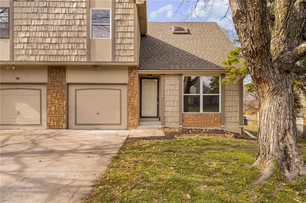 9526 W 78th ST, Overland Park, KS 66204