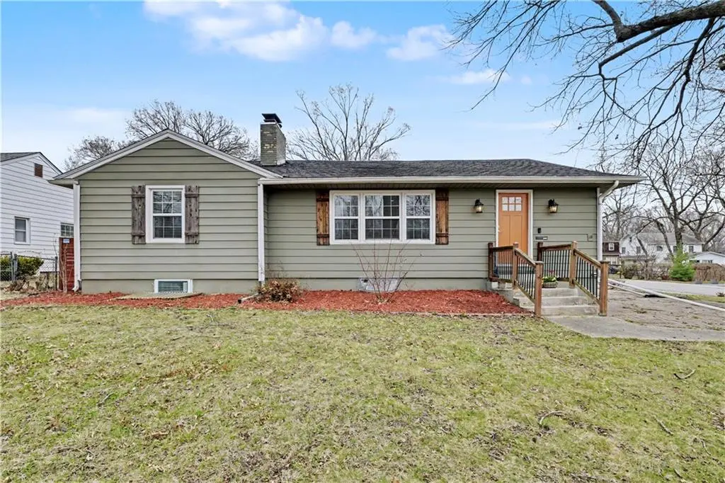 5645 Russell ST, Mission, KS 66202