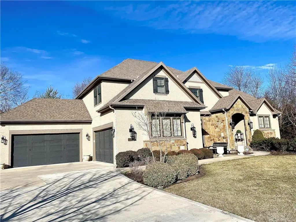 4948 W 141 TER, Leawood, KS 66224