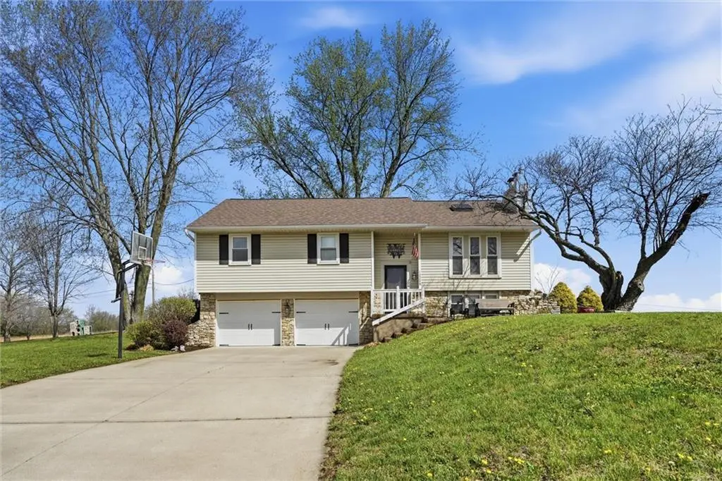 12200 Hollingsworth RD, Kansas City, KS 66109