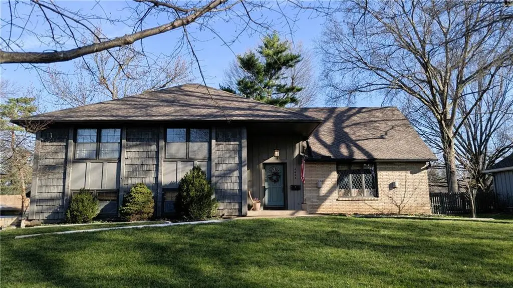 4404 W 94 ST, Prairie Village, KS 66207
