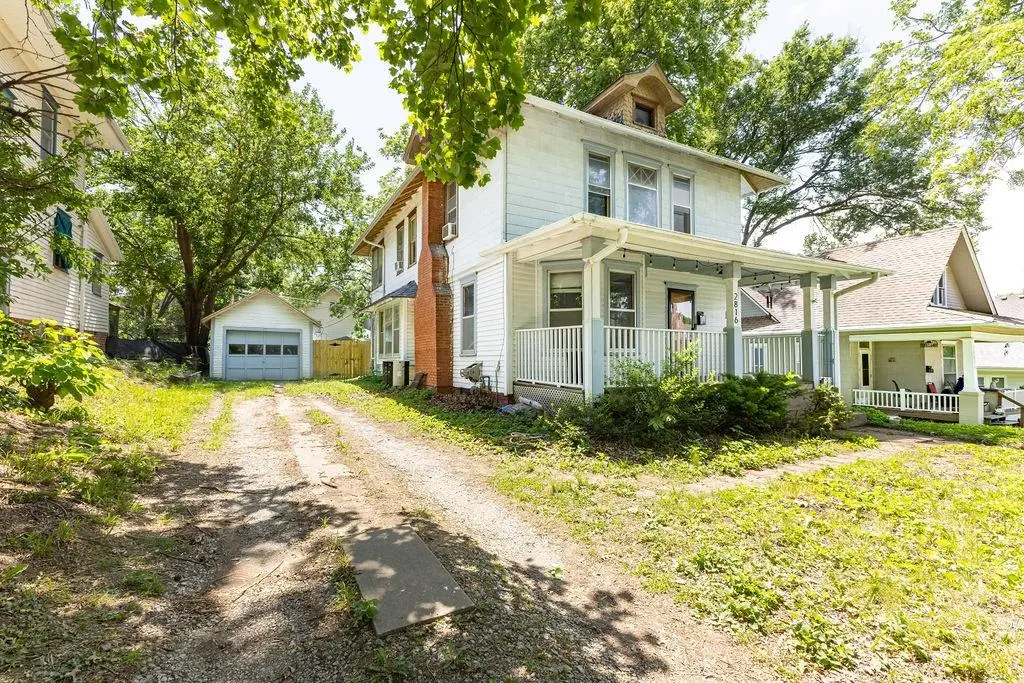 2816 Sacramento ST, St Joseph, MO 64507
