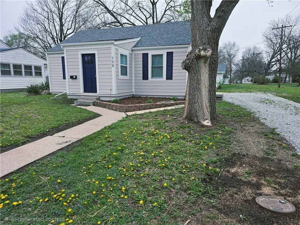 708 Pine ST, Belton, MO 64012